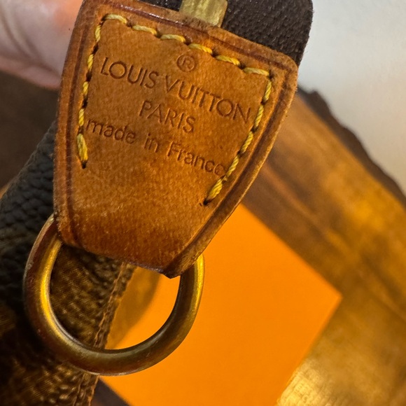 Louis Vuitton Brown Monogram Bag with Gold Chain - Picture 8 of 13